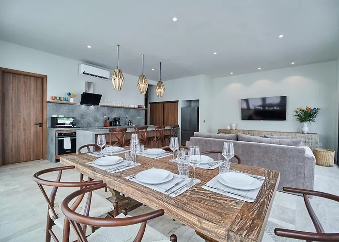 Luxury With 2 Pools, Open Terraces And Sun Deck