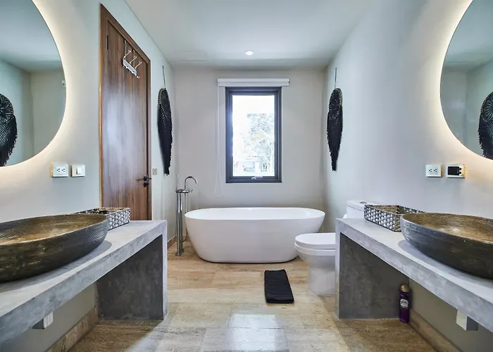 Luxury With 2 Pools, Open Terraces And Sun Deck
