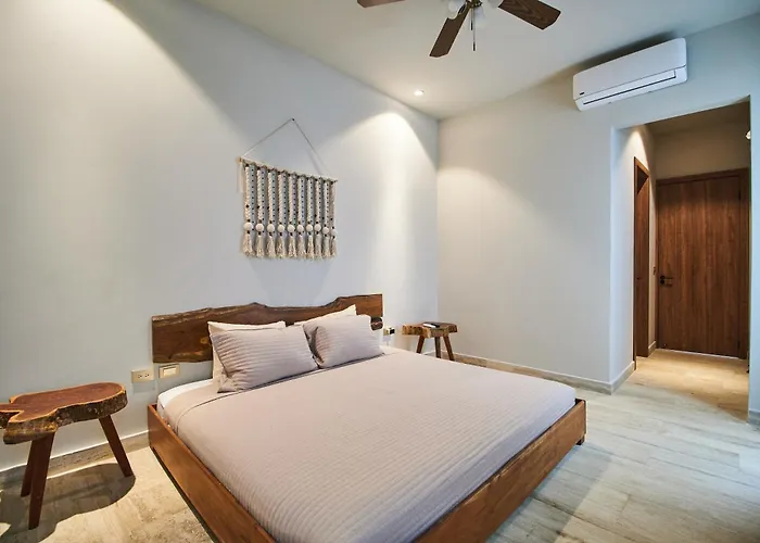 Luxury With 2 Pools, Open Terraces And Sun Deck Villa *