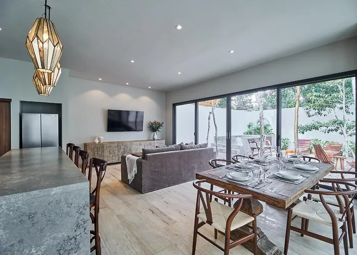 Luxury With 2 Pools, Open Terraces And Sun Deck