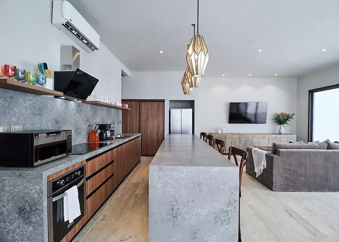 Luxury With 2 Pools, Open Terraces And Sun Deck